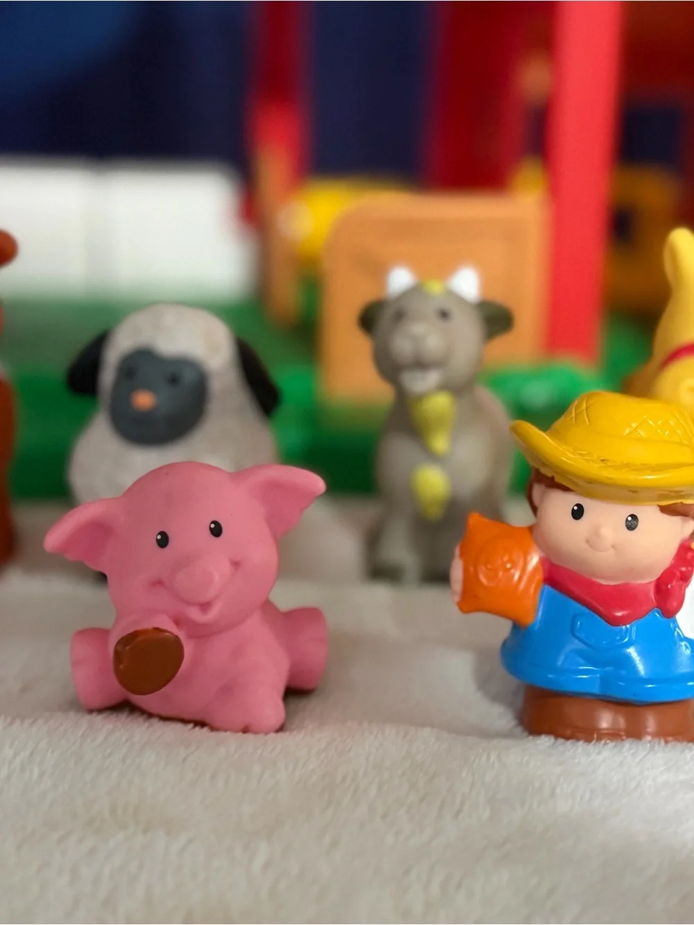 2005 Fisher-Price Little People Animal Sounds Farm red barn playset.